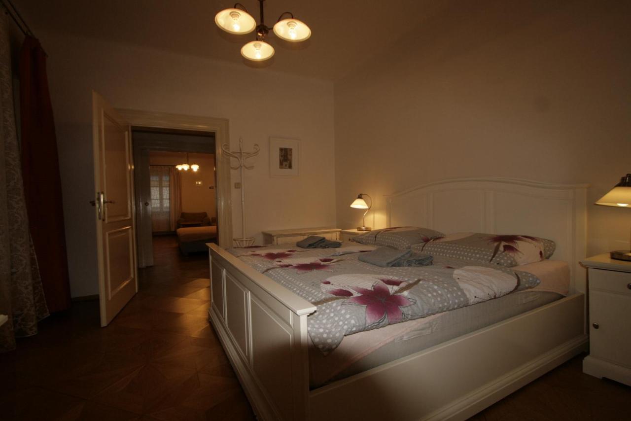 Apartment No 0A Anenska 13 - Stare Mesto Prag Exteriör bild